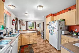 1250 Diamond St, Medford, OR 97501 - Photo 9