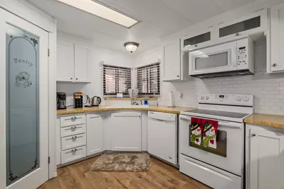 1113 Lee Roze Lane, Grants Pass, OR 97527 - Photo 9