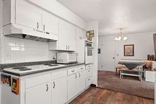 2009 Grandview Ave, Medford, OR 97504 - Photo 7