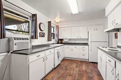 2009 Grandview Avenue, Medford, OR 97504 - Photo 9