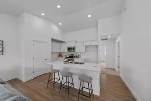 435 NW Monte Vis Ave, Madras, OR 97741 - Photo 7