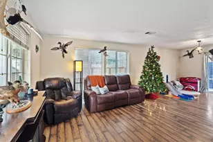 1110 SW Bridge St, Grants Pass, OR 97526 - Photo 3