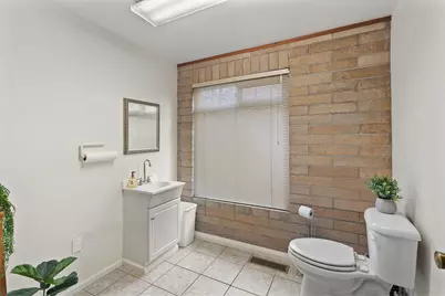 233 NE B Street, Grants Pass, OR 97526 - Photo 9