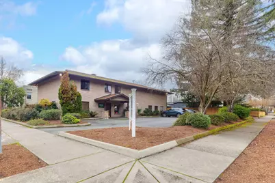 233 NE B Street, Grants Pass, OR 97526 - Photo 35