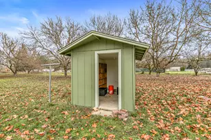 100 Minthorne Rd, Rogue River, OR 97537 - Photo 13