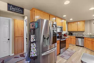 438 Westminster Dr, Eagle Point, OR 97524 - Photo 9