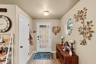 438 Westminster Dr, Eagle Point, OR 97524 - Photo 5