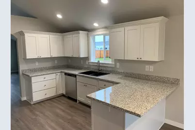 449 Spring Valley Drive, Medford, OR 97501 - Photo 7