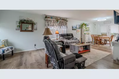 613 Glenn Way, Central Point, OR 97502 - Photo 5