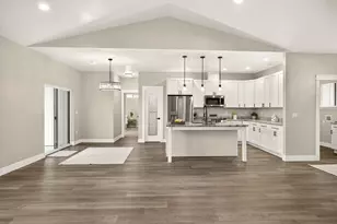 3129 Monaco Ct, Medford, OR 97504 - Photo 7