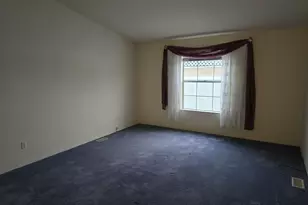 555 Freeman Rd, Central Point, OR 97502 - Photo 9