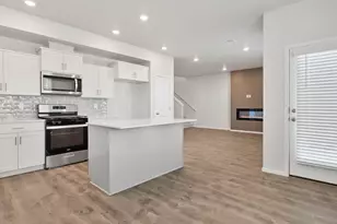 61187 Splendor Ln, Bend, OR 97702 - Photo 9