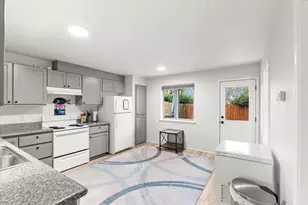 450 Midway Rd, Medford, OR 97501 - Photo 7