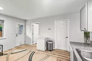 450 Midway Rd, Medford, OR 97501 - Photo 11