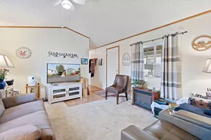 185 NW Harwood Ave, Prineville, OR 97754 - Photo 3