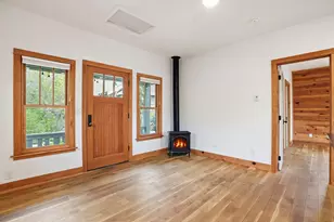 827 NW Delaware Ave, Bend, OR 97703 - Photo 29