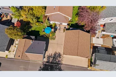 827 NW Delaware Avenue, Bend, OR 97703 - Photo 53