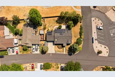 604 NE Shoshone Drive, Redmond, OR 97756 - Photo 37