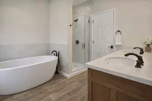 3025 NW Fairway Heights Dr, Bend, OR 97703 - Photo 17