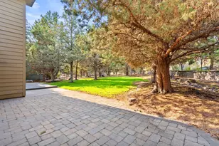 3025 NW Fairway Heights Dr, Bend, OR 97703 - Photo 31