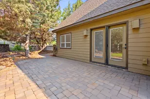 3025 NW Fairway Heights Dr, Bend, OR 97703 - Photo 35