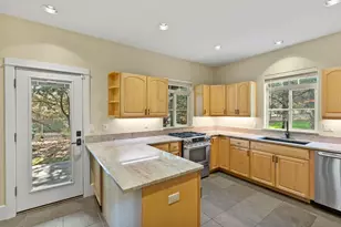 3025 NW Fairway Heights Dr, Bend, OR 97703 - Photo 11