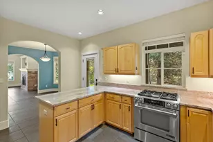 3025 NW Fairway Heights Dr, Bend, OR 97703 - Photo 7