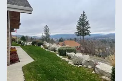 1882 NW Sunview Place, Grants Pass, OR 97526 - Photo 3