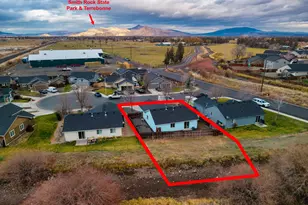 484 NE Spruce Ct, Redmond, OR 97756 - Photo 43