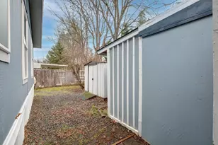 22071 Hwy 62, Shady Cove, OR 97539 - Photo 35