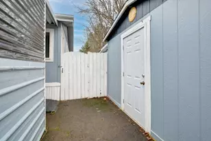 22071 Hwy 62, Shady Cove, OR 97539 - Photo 33