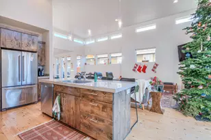 2233 NW Deschutes Pl, Bend, OR 97703 - Photo 19