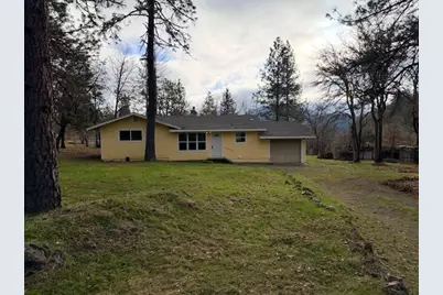 326 Debra Lane, Grants Pass, OR 97527 - Photo 1