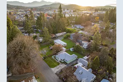 1260 Plummer Avenue, Grants Pass, OR 97527 - Photo 11