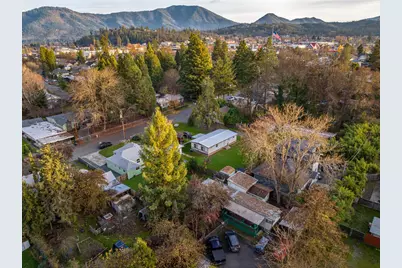 1260 Plummer Avenue, Grants Pass, OR 97527 - Photo 13