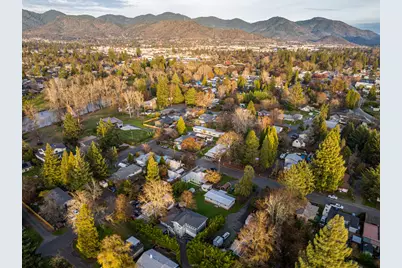 1260 Plummer Avenue, Grants Pass, OR 97527 - Photo 39