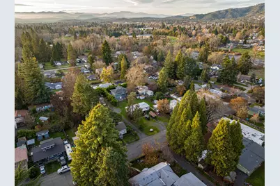 1260 Plummer Avenue, Grants Pass, OR 97527 - Photo 9