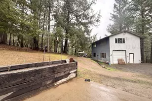 360 Hessar St, Grants Pass, OR 97527 - Photo 5
