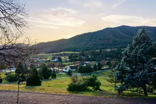 6015 Dark Hollow Rd, Medford, OR 97501 - Photo 81