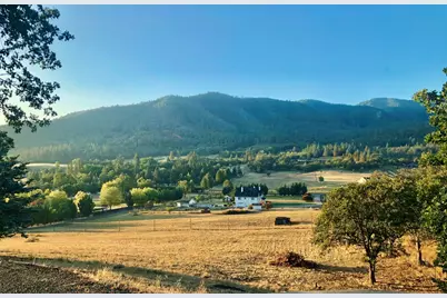6015 Dark Hollow Road, Medford, OR 97501 - Photo 83