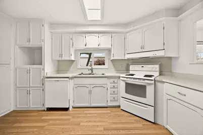 2252 Table Rock Road #SPC 151, Medford, OR 97501 - Photo 9