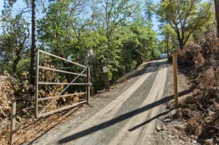 1050 Wards Creek Rd, Rogue River, OR 97537 - Photo 13