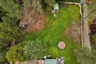 251 Surrey Dr, Grants Pass, OR 97526 - Photo 25