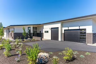 3122 NW Crossing Dr, Bend, OR 97703 - Photo 5
