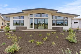3122 NW Crossing Dr, Bend, OR 97703 - Photo 3