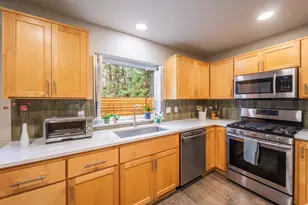 2463 NW Monterey Pines Dr, Bend, OR 97703 - Photo 7