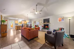 2463 NW Monterey Pines Dr, Bend, OR 97703 - Photo 5