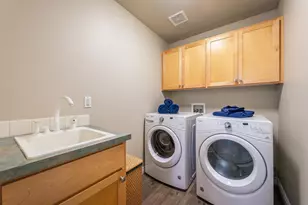 2463 NW Monterey Pines Dr, Bend, OR 97703 - Photo 25