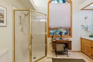 543 Serenity Ln, Grants Pass, OR 97526 - Photo 11