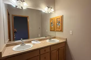 834 Isherwood Dr, Central Point, OR 97502 - Photo 11